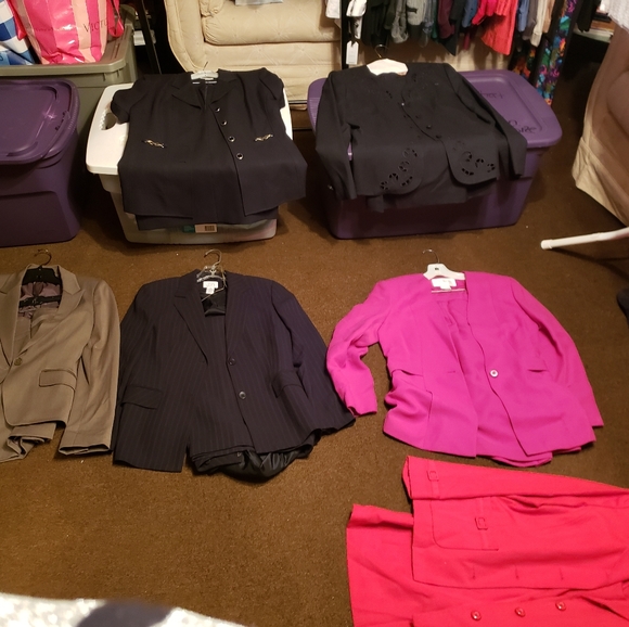 Skirt suits and pants suit - Picture 1 of 1